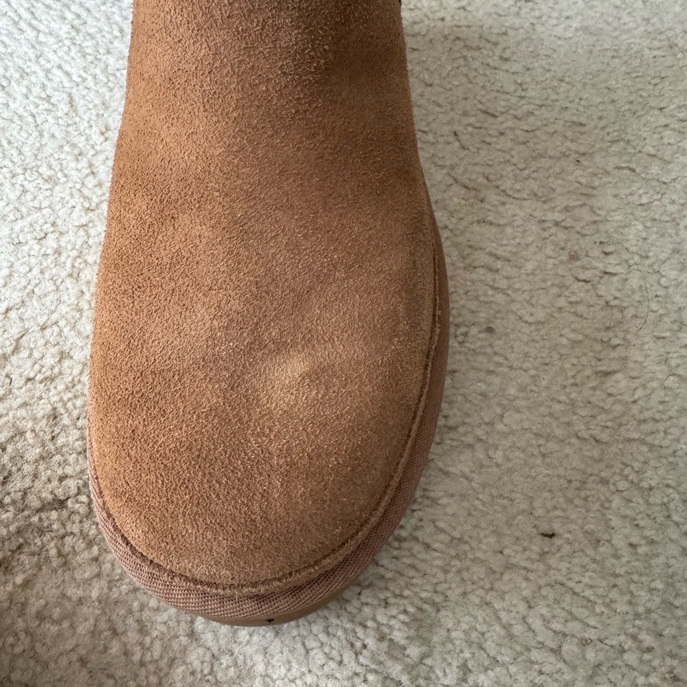 Ugg Neumel Logo Platform Chelsea booties in a size 6. Guaranteed authentic! - Picture 12 of 15